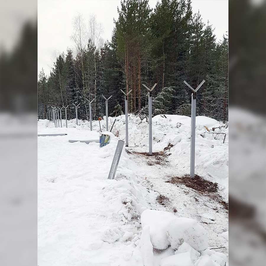 Установка столбов ограждения