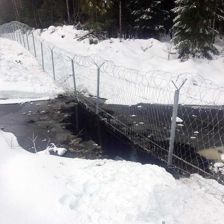 Проход заграждения через водную преграду